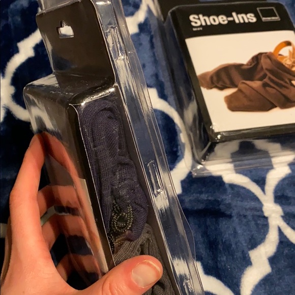 Shoe Covers for Traveling - Picture 3 of 4